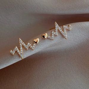 🆕 | Silver & Gold Heart | ECG Earrings